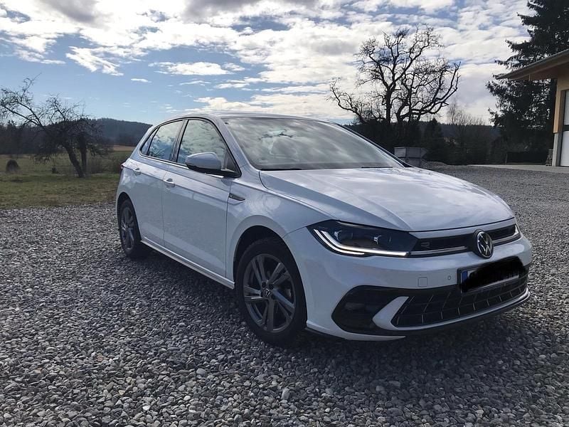 Weiß Gebraucht 2023 VW Polo R-line Kleinwagen | 17.500 € (Guter Preis) - Bild 1/4