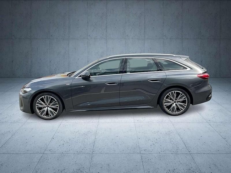 Gebraucht Audi A5 Ambiente 204 PS (150 kW) 2025 Daytonagrau perleffekt Coupé