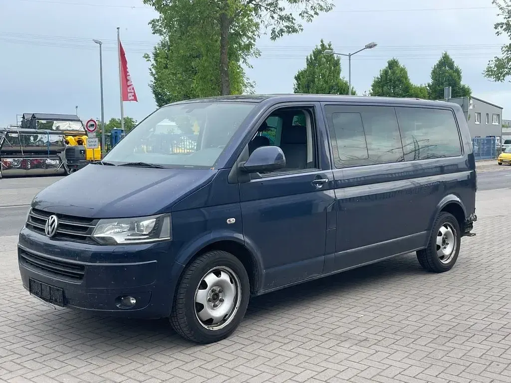Używany VW Caravelle 179 KM (131 kW) 2012 Niebieski Van