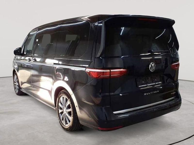 Second-hand VW Multivan Style 218 CP (160 kW) 2023 Negru Monovolum