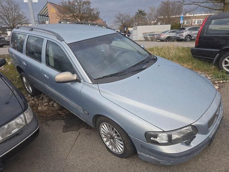 Używany Volvo V70 200 KM (147 kW) 2000 Niebieski Kombi