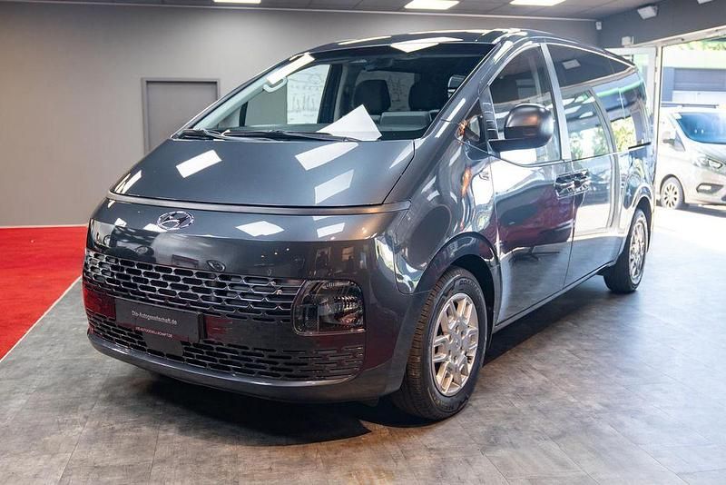 Gebraucht Hyundai Staria 177 PS (130 kW) 2022 Grau Van / Kleinbus
