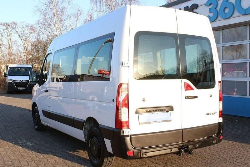 Second-hand Renault Master 135 CP (99 kW) 2020 Alb Monovolum