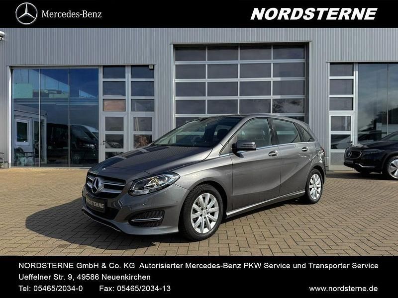 Lack mountaingrau Gebraucht 2015 Mercedes B180 Style Van / Kleinbus | 17.900 € (Teuer) - Bild 1/4