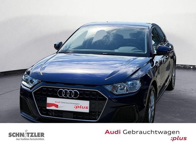 Navarrablau (metallic) Gebraucht 2024 Audi A1 Sportback Advanced Kleinwagen | 20.980 € (Superpreis) - Bild 1/4