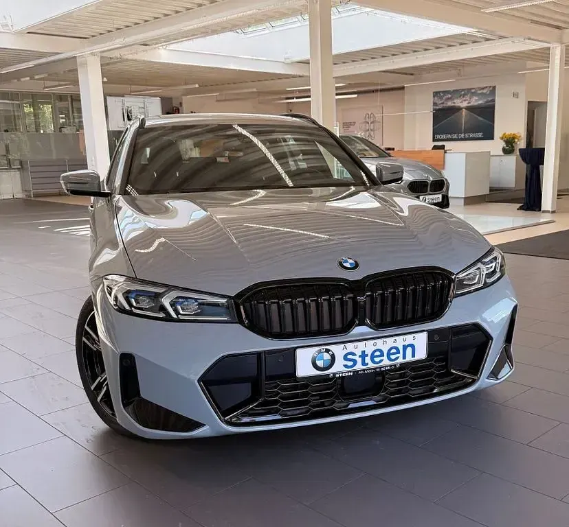Gebraucht BMW 320 Sport Line 184 PS (135 kW) 2025 Brooklyn grau metallic Kombi