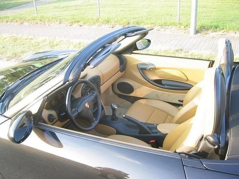 Gebraucht Porsche 986 Boxster 220 PS (161 kW) 2000 Schwarz Cabrio