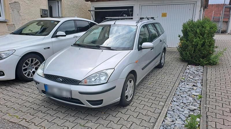 Silber Gebraucht 2002 Ford Focus Kombi | 425 € (Superpreis) - Bild 1/4