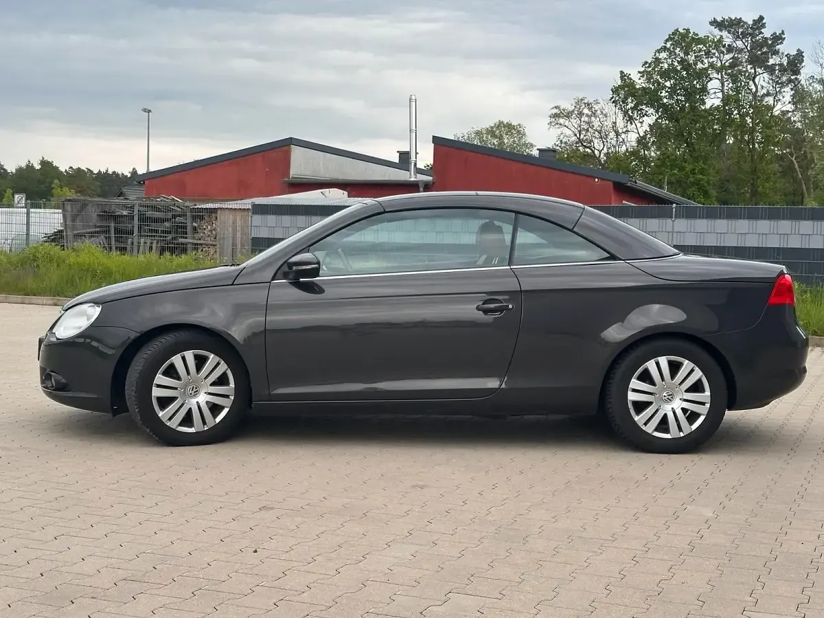 Gebraucht VW Eos 160 PS (117 kW) 2011 Grau Cabrio