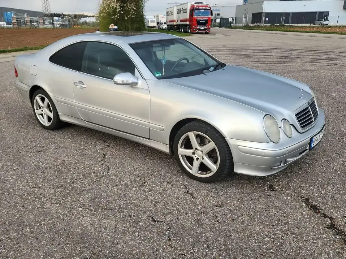 Gebraucht Mercedes 320 218 PS (160 kW) 2001 Silber Coupé