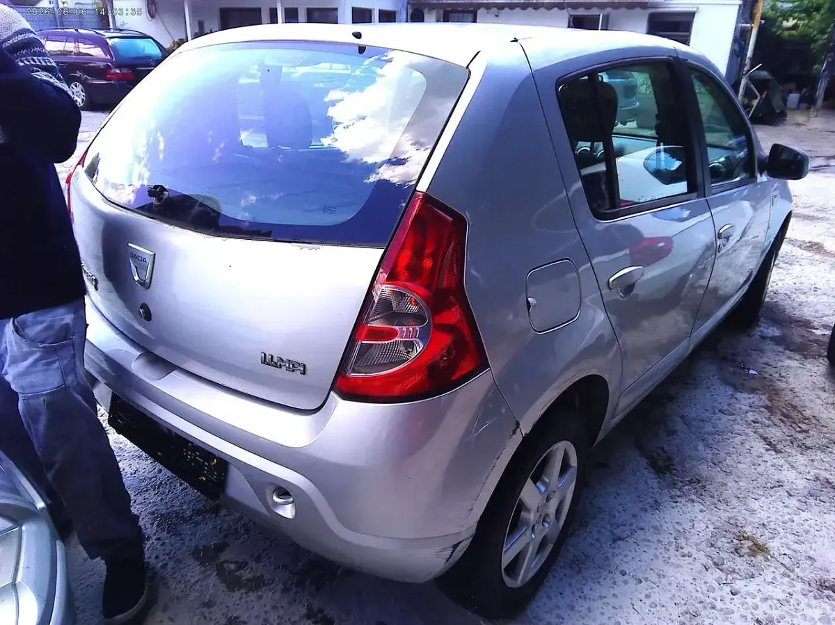 Gebraucht Dacia Sandero 75 PS (55 kW) 2008 Silber Kleinwagen