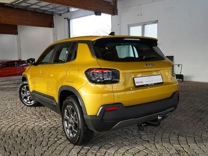 Neu Jeep Avenger 101 PS (74 kW) 2025 Gelb SUV