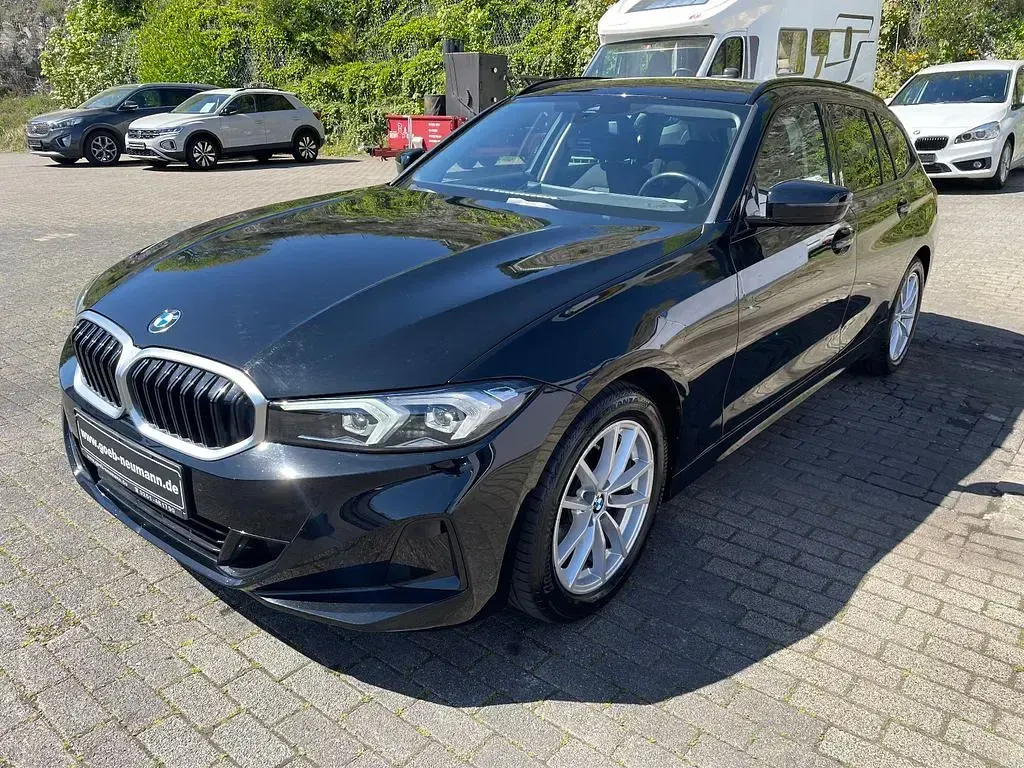 Gebraucht BMW 318 156 PS (114 kW) 2024 Schwarz Kombi