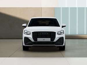 Neu Audi Q2 Competition 150 PS (110 kW) 2026 Grau (gletscherweiß metallic) SUV
