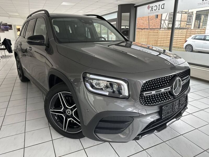 Grau Gebraucht 2021 Mercedes GLB220 AMG line SUV | 30.550 € (Etwas zu teuer) - Bild 1/4