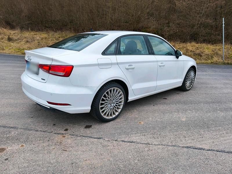 Gebraucht Audi A3 184 PS (135 kW) 2019 Weiß Limousine