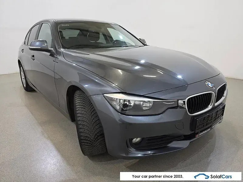 Gebraucht BMW 318 143 PS (105 kW) 2014 Grau Limousine