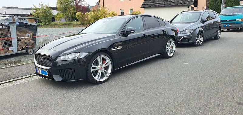 Schwarz Gebraucht 2019 Jaguar XF R-Sport Limousine | 22.200 € (Fairer Preis) - Bild 1/4