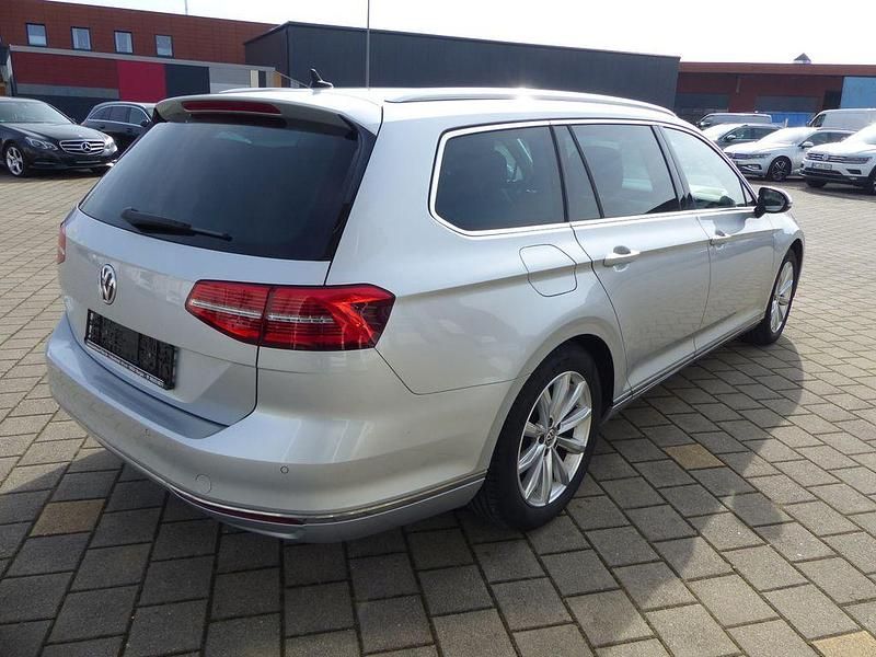 Gebraucht VW Passat Highline 150 PS (110 kW) 2019 Silber Kombi