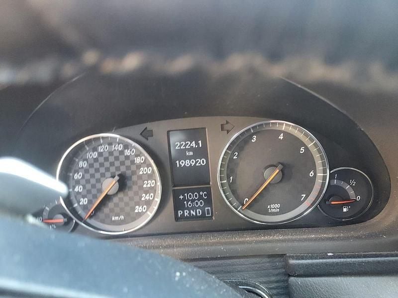 Gebraucht Mercedes C180 156 PS (114 kW) 2009 Schwarz Limousine