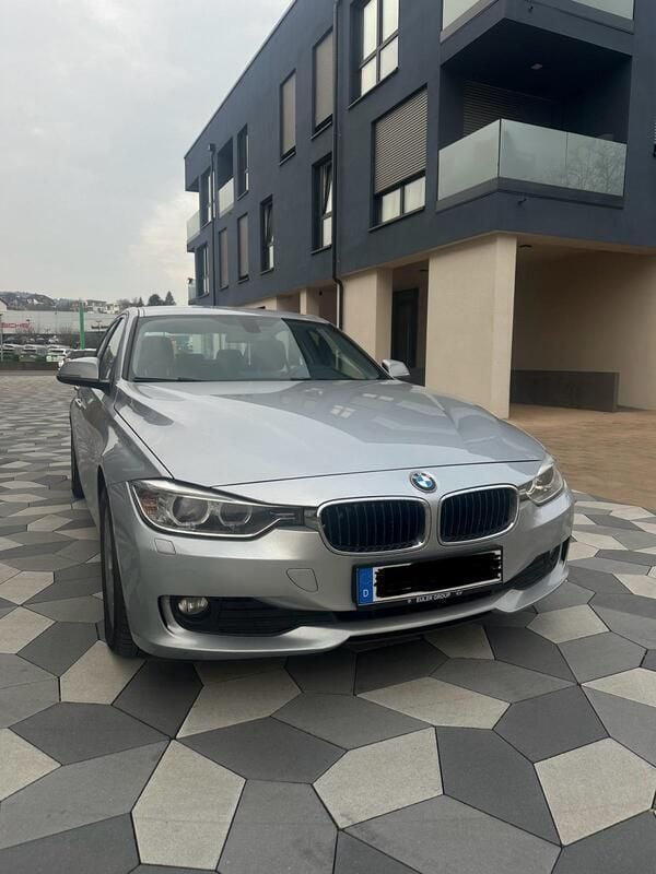 Silber Gebraucht 2013 BMW 320 Efficient Dynamics Limousine | 6.990 € (Fairer Preis) - Bild 1/4
