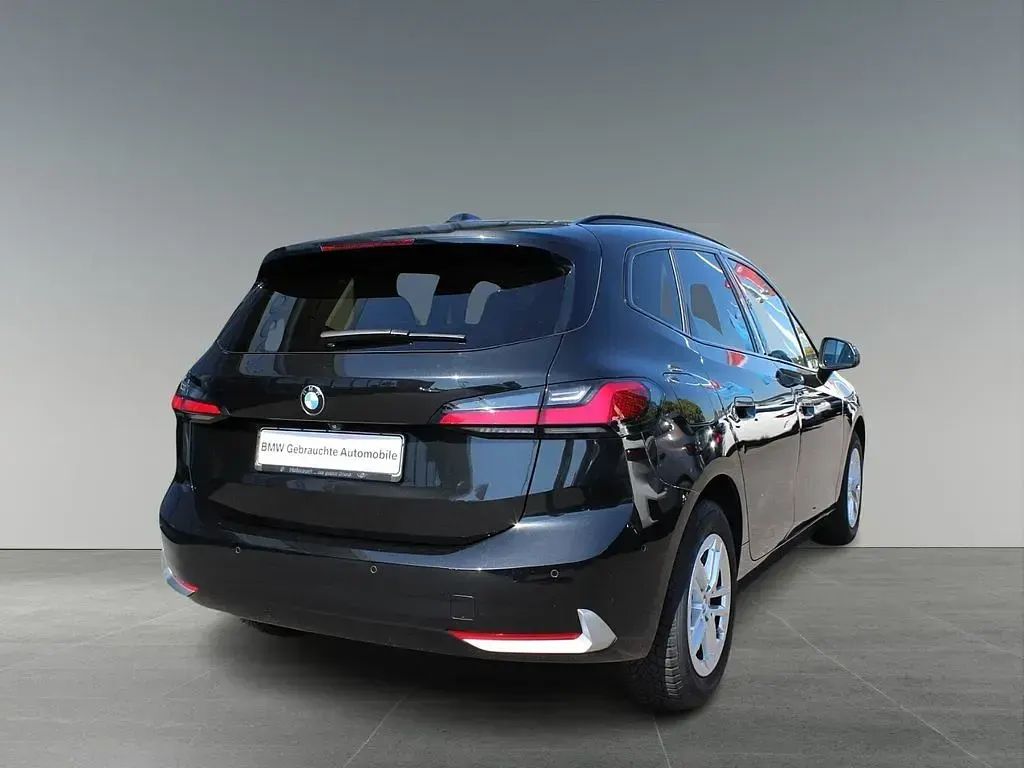 Gebraucht BMW 218 Active Tourer Performance 150 PS (110 kW) 2023 Saphirschwarz Van / Kleinbus