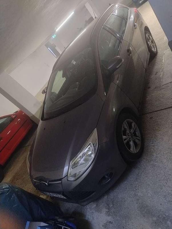 Braun Gebraucht 2014 Ford Focus SYNC Edition Kombi | 4.444 € (Guter Preis) - Bild 1/4