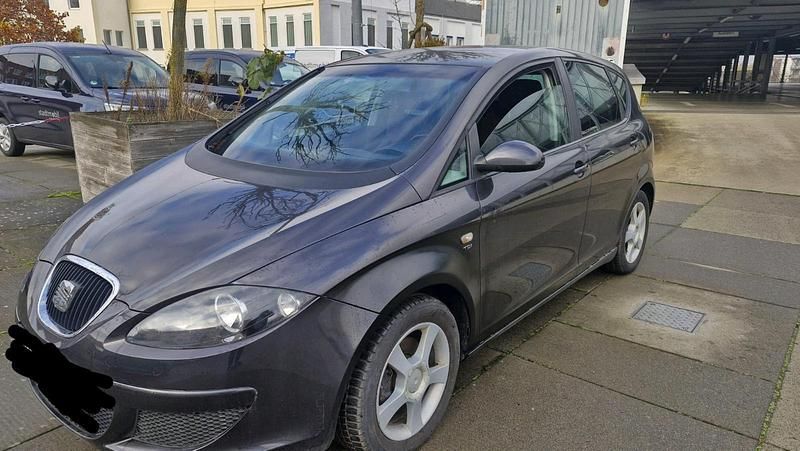 Schwarz Gebraucht 2005 Seat Altea Limousine | 1.350 € (Guter Preis) - Bild 1/4