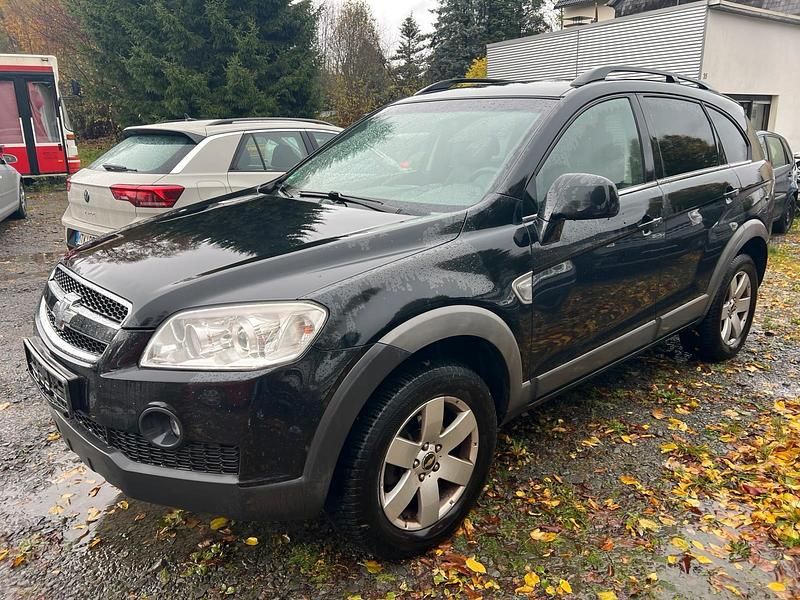 Schwarz Gebraucht 2010 Chevrolet Captiva SUV | 2.450 € (Superpreis) - Bild 1/4