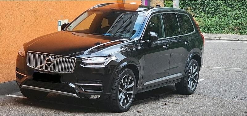 Schwarz Gebraucht 2019 Volvo XC90 Inscription SUV | 35.900 € (Teuer) - Bild 1/4