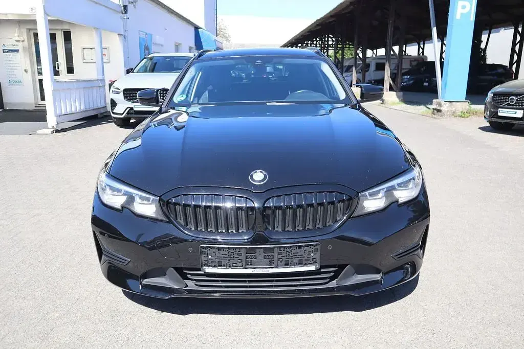 Second-hand BMW 330 Advantage 265 CP (194 kW) 2020 Negru Break