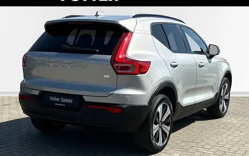 Używany Volvo EX40 Plus 169 kW (231 KM) 2023 Srebrny SUV