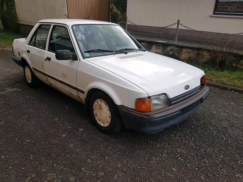 Gebraucht Ford Orion 55 PS (40 kW) 1988 Limousine
