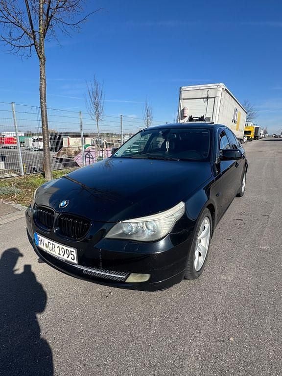 Gebraucht BMW 525 197 PS (144 kW) 2008 Schwarz Limousine