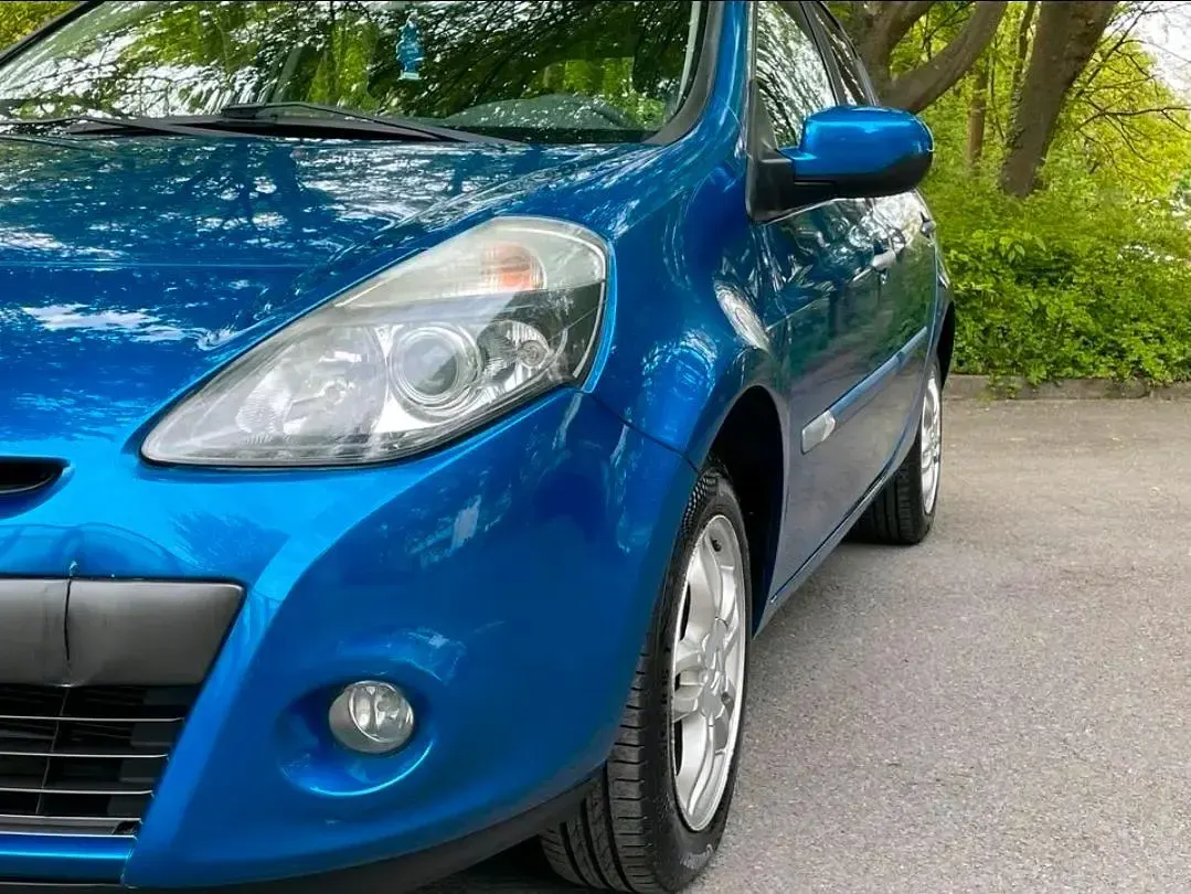 Gebraucht Renault Clio III 75 PS (55 kW) 2010 Blau Limousine