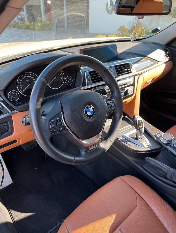 Gebraucht BMW 330e iPerformance 251 PS (184 kW) 2018 Weiß Limousine