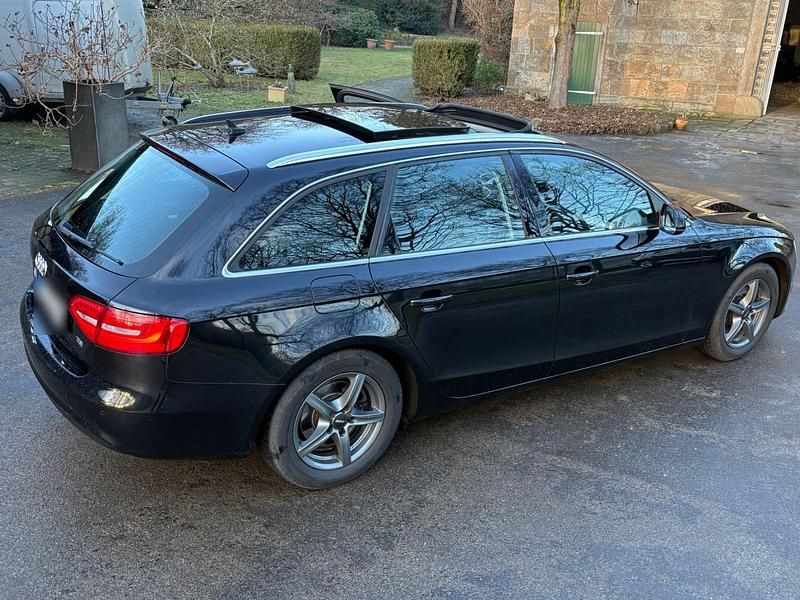 Gebraucht Audi A4 Attraction 177 PS (130 kW) 2013 Schwarz Kombi