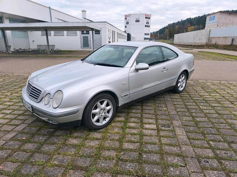 Silber Gebraucht 1999 Mercedes CLK320 Coupé | 1.599 € (Fairer Preis) - Bild 1/4