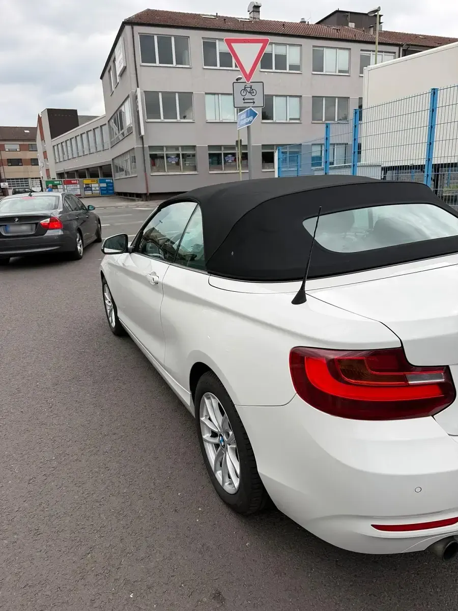 Gebraucht BMW 218 136 PS (100 kW) 2015 Weiß Cabrio