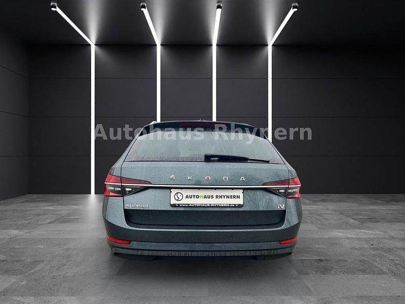 Gebraucht Skoda Superb Style 156 PS (114 kW) 2021 Grau Kombi