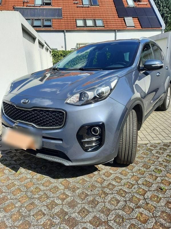 Grau Gebraucht 2018 Kia Sportage DREAM-TEAM Edition SUV | 11.500 € (Fairer Preis) - Bild 1/4