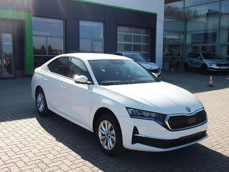 Kristallweiss Neu 2025 Skoda Octavia Selection Limousine | 28.560 € (Guter Preis) - Bild 1/3