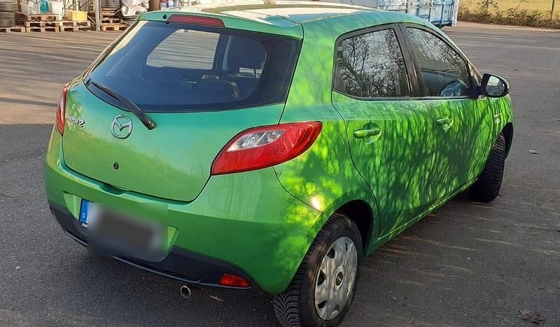 Second-hand Mazda 2 75 CP (55 kW) 2009 Verde Hatchback