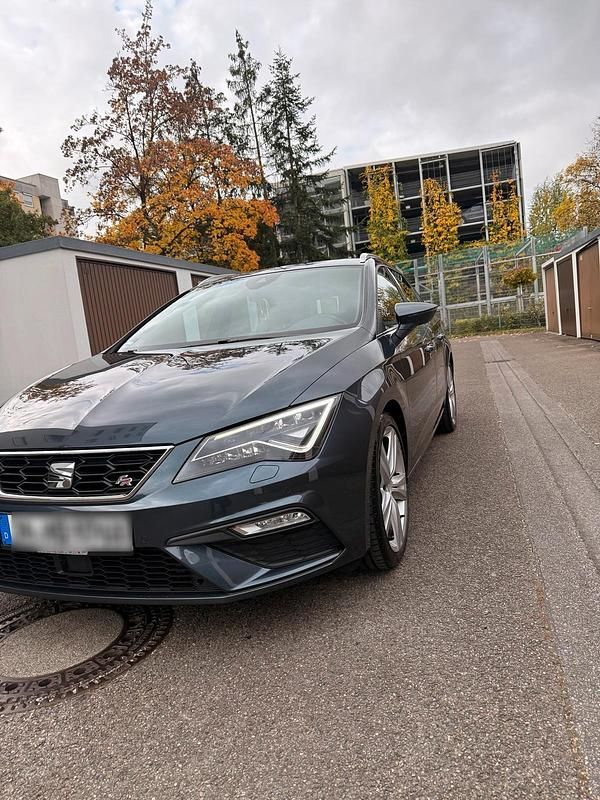 Grau Gebraucht 2018 Seat Leon FR Kombi | 22.500 € (Teuer) - Bild 1/4