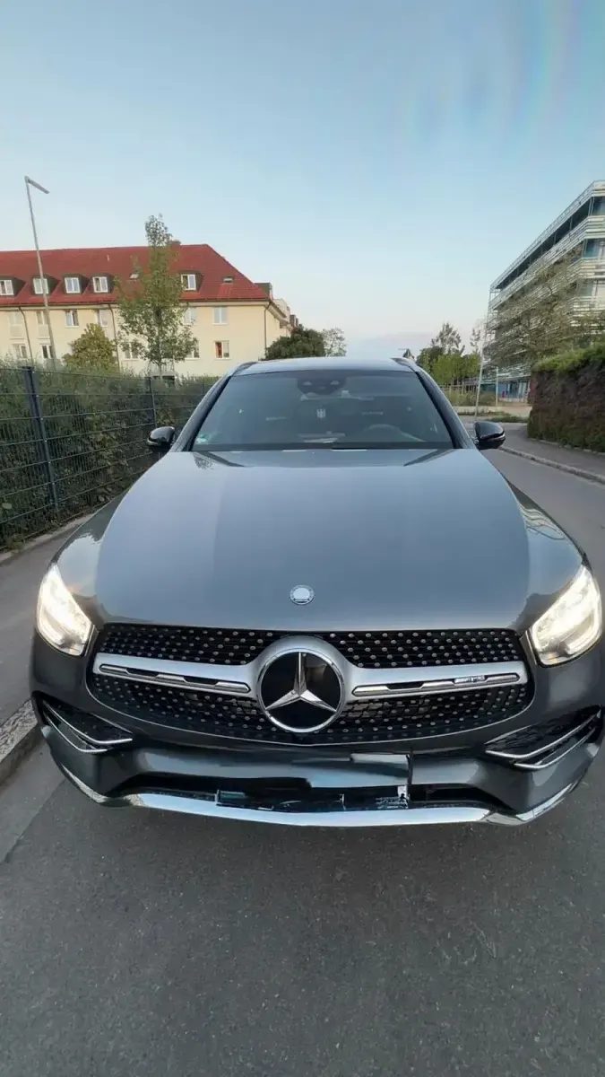 Gebraucht Mercedes GLC300 256 PS (188 kW) 2020 Silber SUV