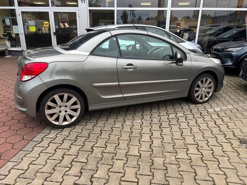 Gebraucht Peugeot 207 CC Allure 120 PS (88 kW) 2013 Grau Cabrio