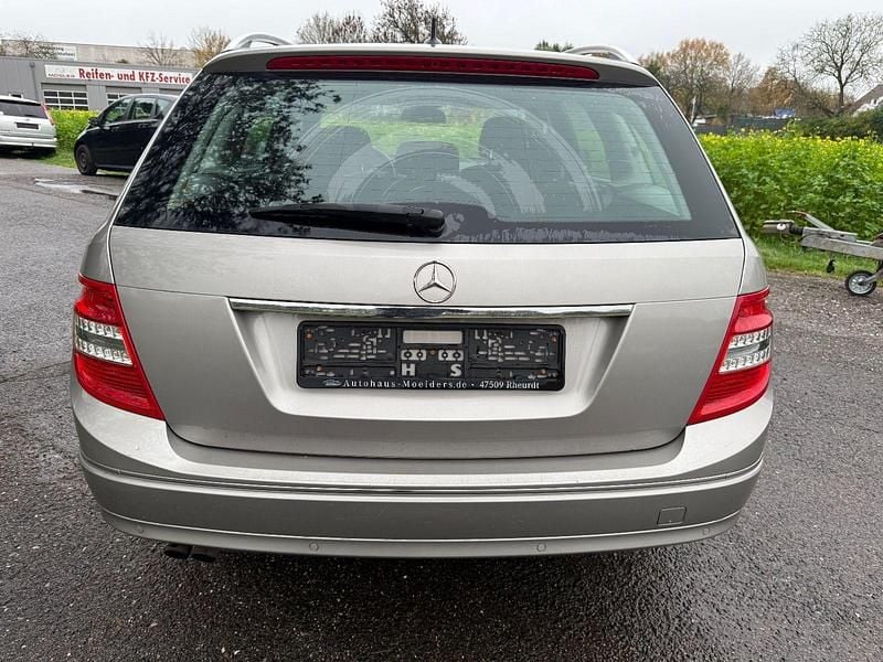 Gebraucht Mercedes C180 Elegance 156 PS (114 kW) 2008 Gold Kombi