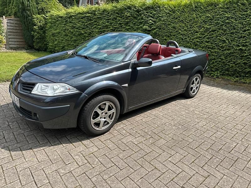 Schwarz Gebraucht 2006 Renault Mégane Cabriolet Cabrio | 2.600 € (Fairer Preis) - Bild 1/4