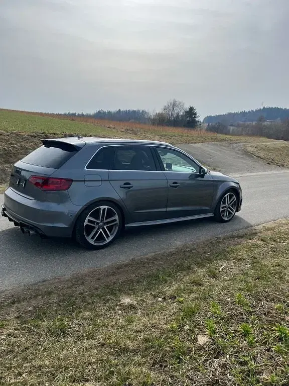 Gebraucht Audi S3 Ambiente 300 PS (220 kW) 2014 Grau Limousine