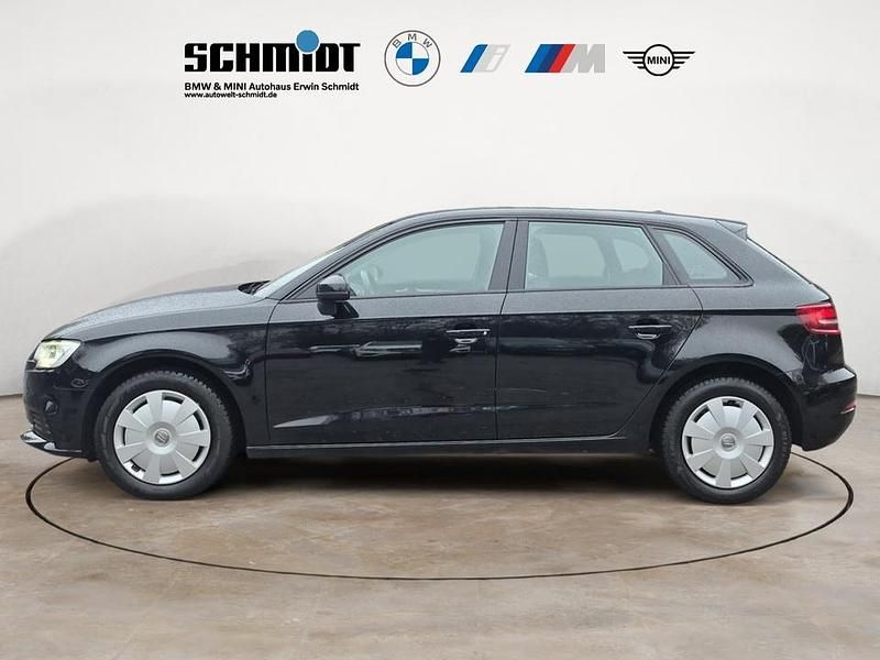 Gebraucht Audi A3 Design 116 PS (85 kW) 2018 Brillantschwarz uni Limousine